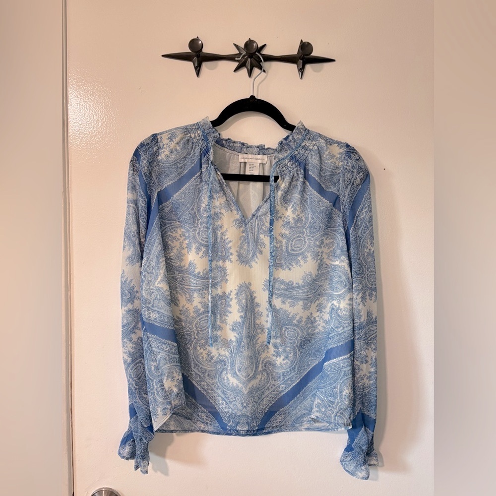 NWOT Cupcakes & cashmere Blue and Cream Paisley Blouse